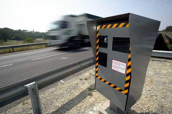 Société des radars automatiques et vérole féministe.